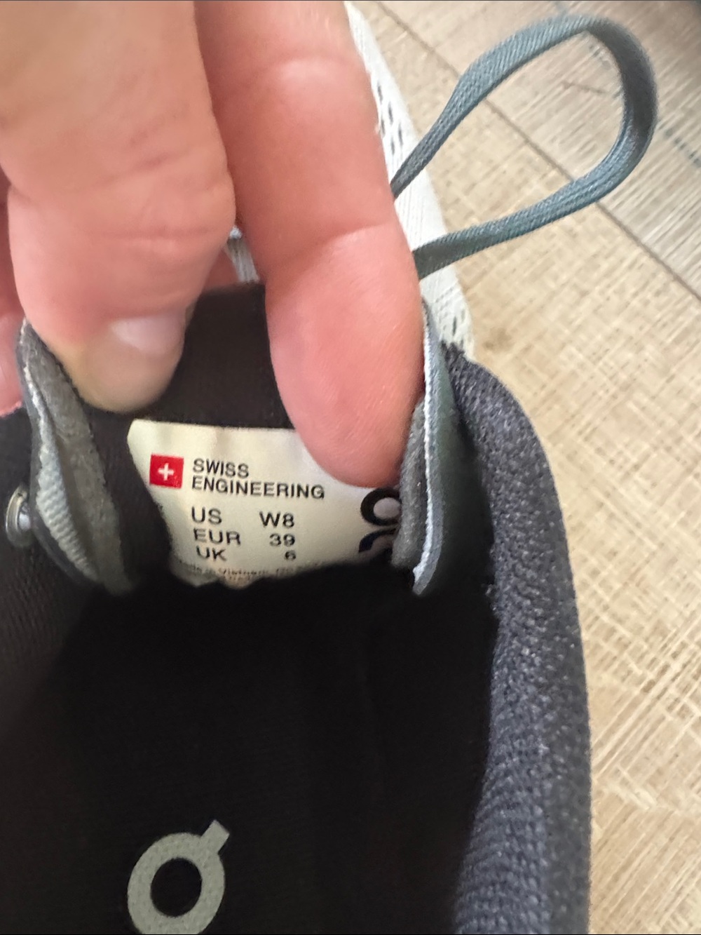 On Running Cloud Women’s cloud x Light Gray with Sage Green Sole Athletic Shoes - Picture 2 of 12